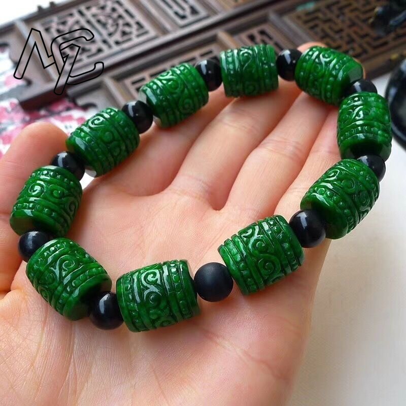 Natural A Green Jade Carving M - огляд і ціна Men Accessories Jewellery