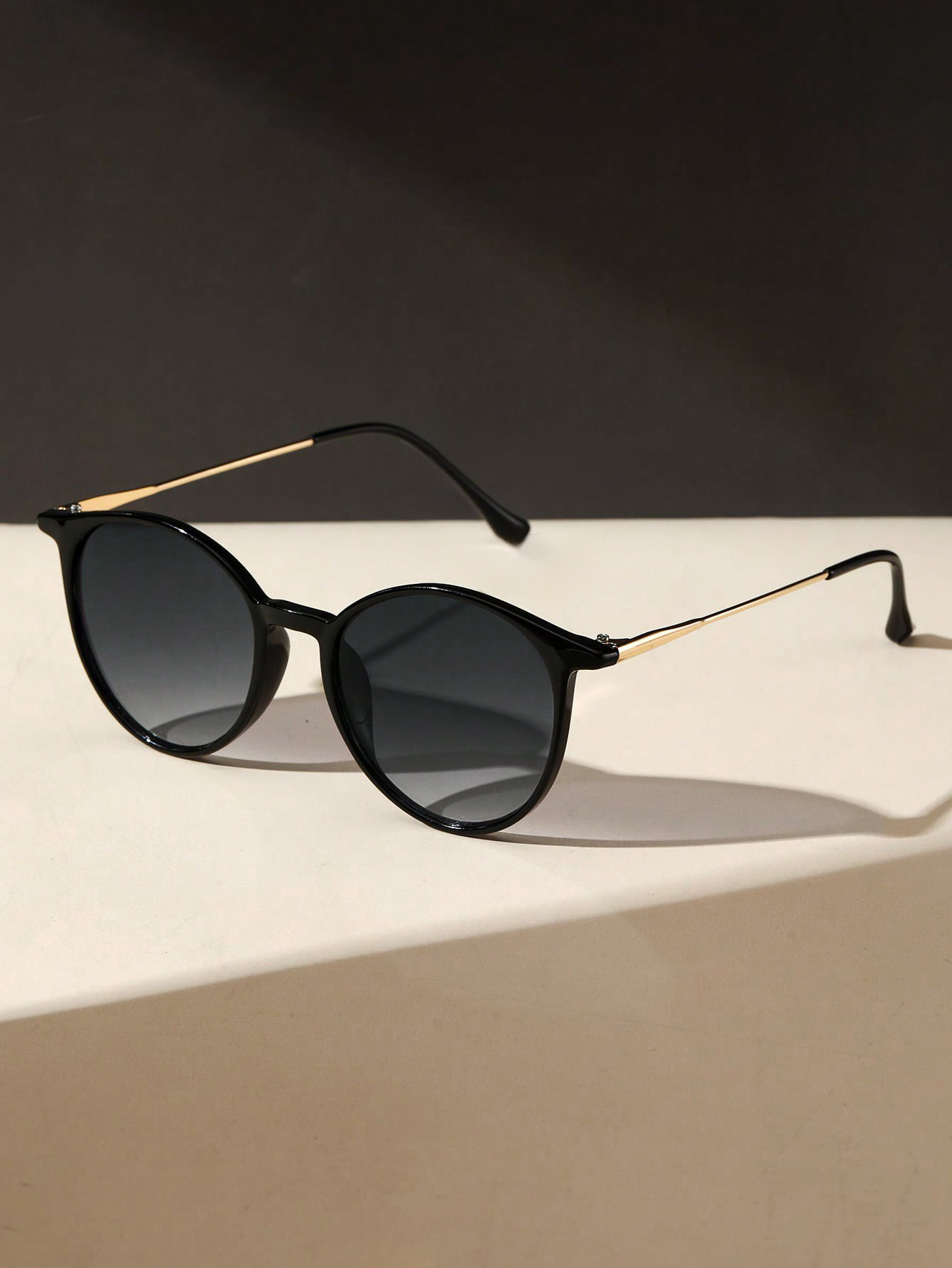 1PC Fashion Round Metal Women  - огляд і ціна Men'S Accessories Fashion