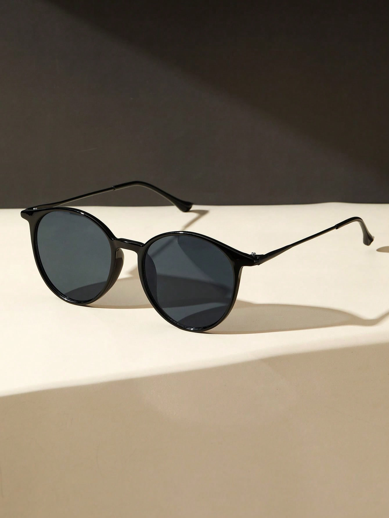 1PC Fashion Round Metal Women  - огляд і ціна Men'S Accessories Fashion